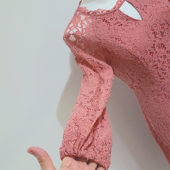 Preview size 8 rose pink lace dress - Picture 2 of 9